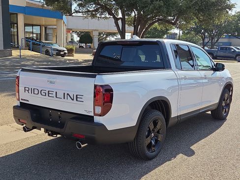New 2026 Honda Ridgeline Black Edition image 4