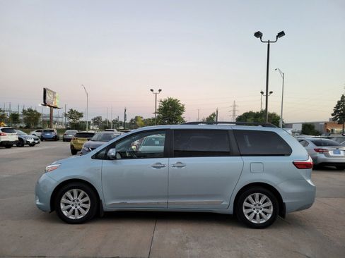 Used 2016 Toyota Sienna Limited Premium AWD/4WD image 4