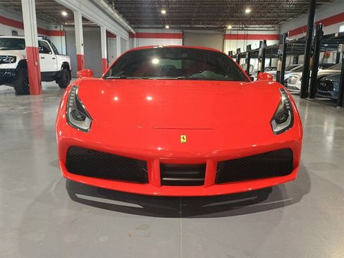 Used 2019 Ferrari 488 GTB RWD image 9