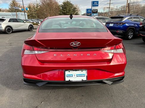 Used 2023 Hyundai Elantra SEL image 6