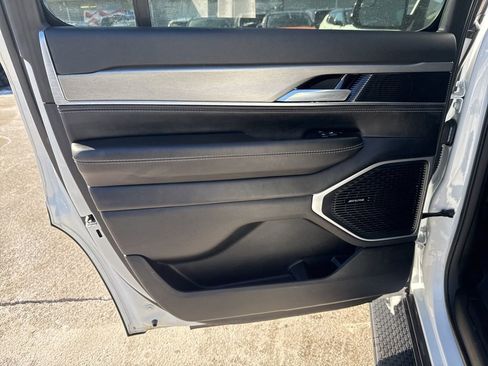 Used 2023 Jeep Wagoneer Series II image 27