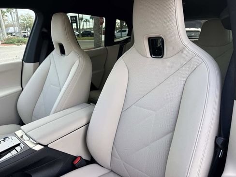 Used 2025 BMW iX xDrive50 image 20