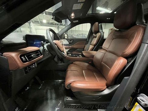 Used 2025 Lincoln Aviator Reserve w/ Equipment Group 201A image 18