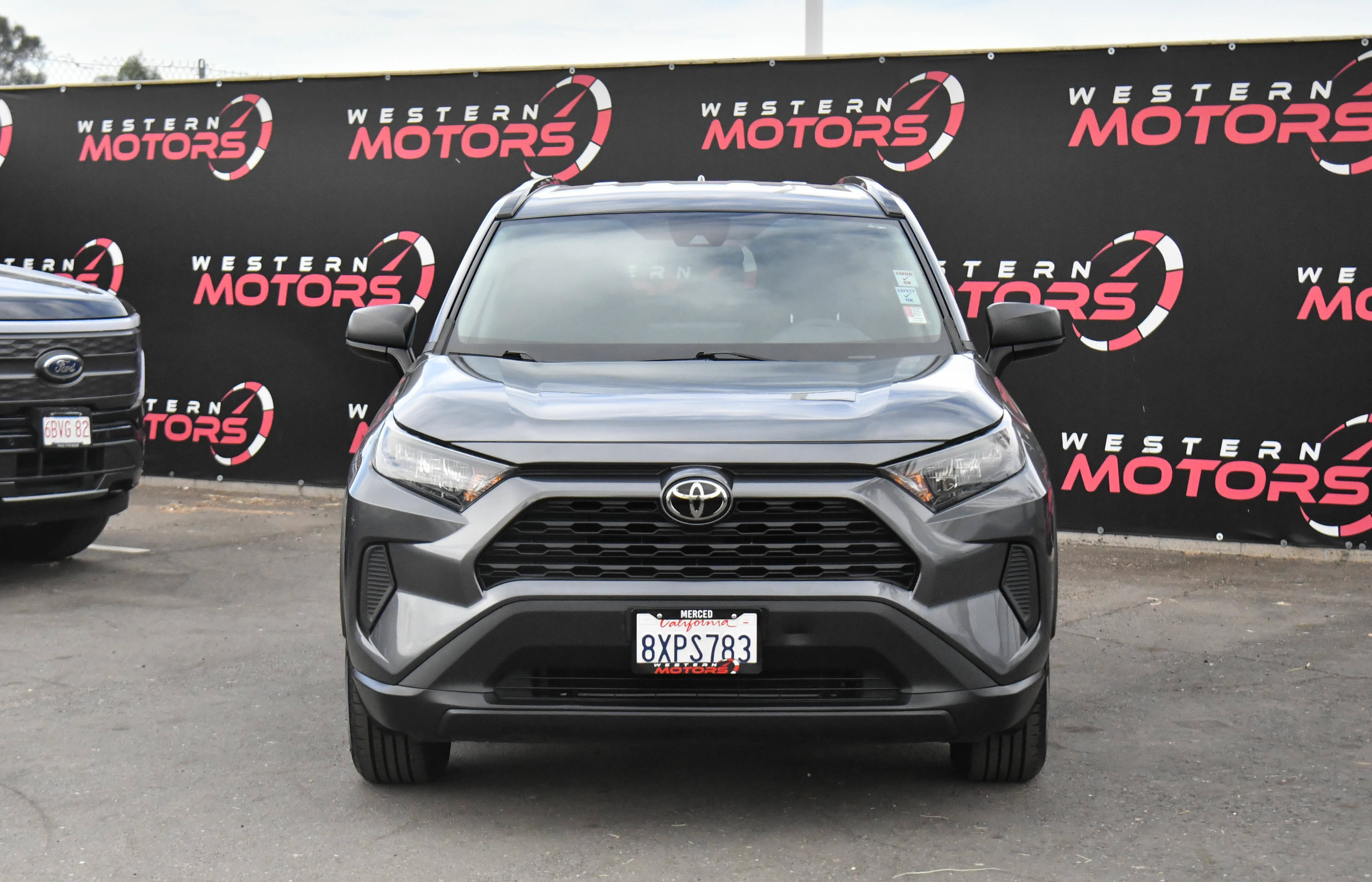 Used 2021 Toyota RAV4 LE FWD image 2