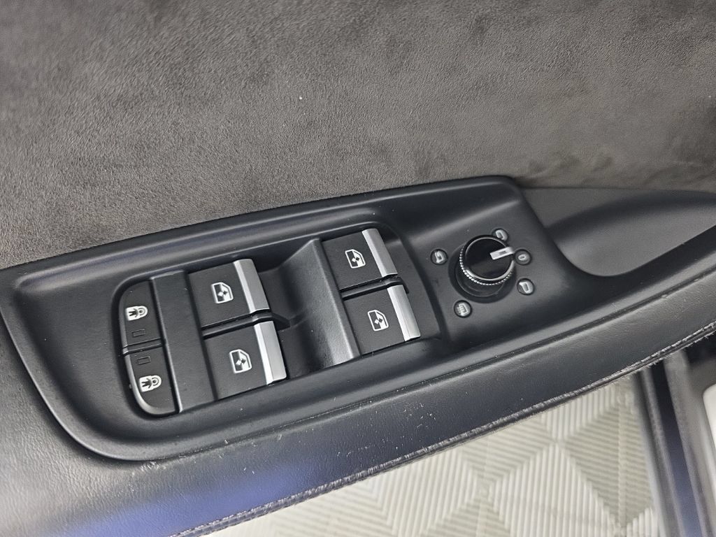 Used 2021 Audi RS Q8 w/ Carbon Optic Package AWD/4WD image 13