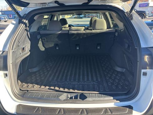 Used 2022 Subaru Outback Premium image 12