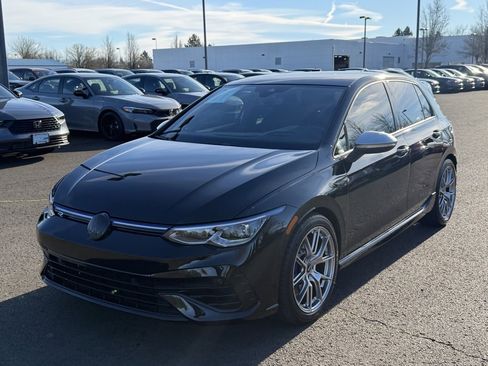 Used 2024 Volkswagen Golf R 2.0T image 4