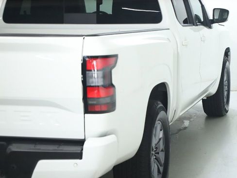Certified 2025 Nissan Frontier SV RWD image 46