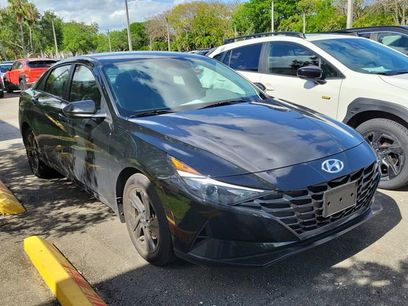 Certified 2022 Hyundai Elantra SEL