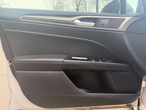 Used 2015 Ford Fusion SE w/ Equipment Group 202A image 7