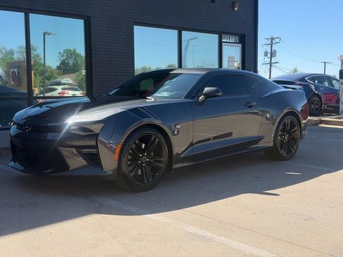 Used 2018 Chevrolet Camaro SS w/ LPO, Ground Effects Package RWD image 19