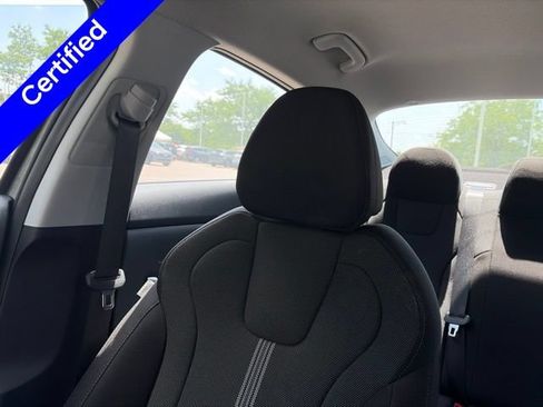 Used 2024 Hyundai Elantra SE FWD image 11