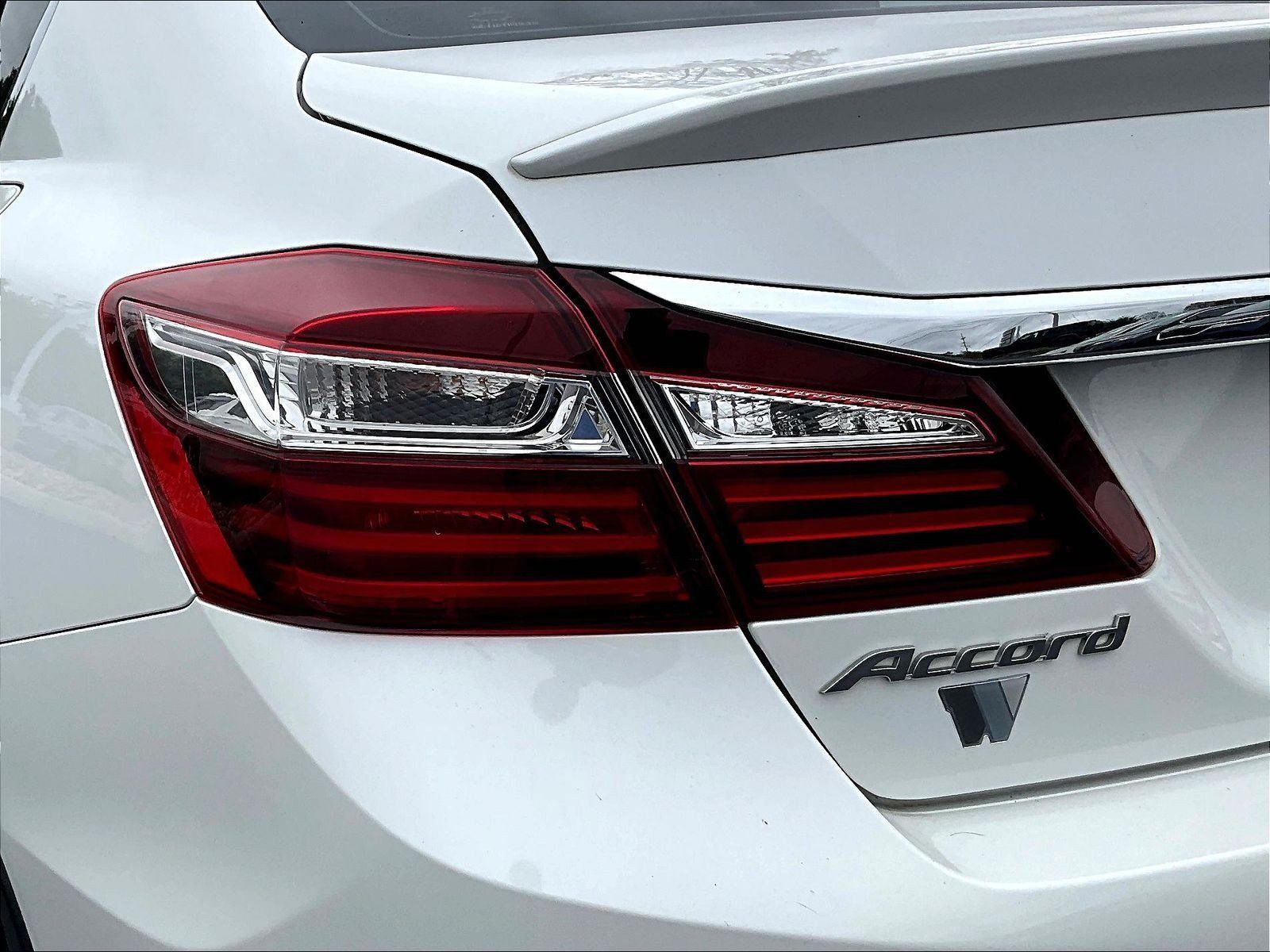 Used 2017 Honda Accord Sport Special Edition image 22