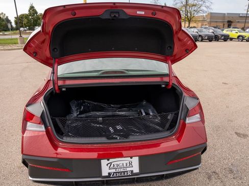 New 2025 Hyundai Elantra Sport image 10