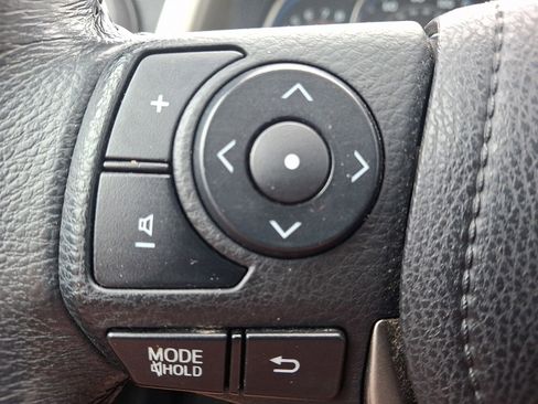 Used 2014 Toyota RAV4 Limited FWD image 21
