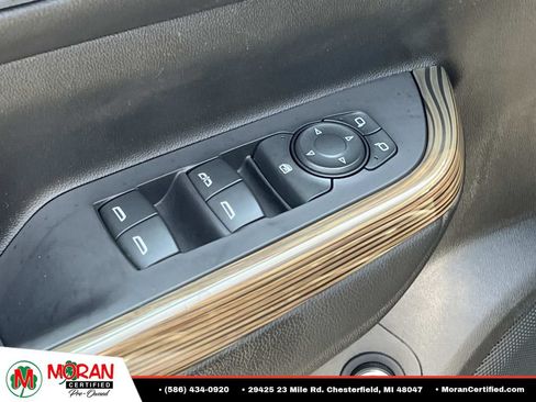 Used 2022 GMC Acadia SLE w/ LPO, Cargo Package AWD/4WD image 17
