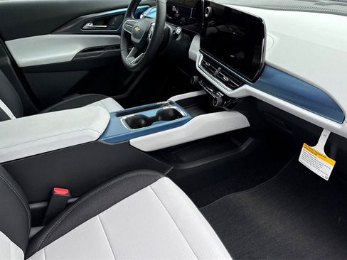 New 2026 Chevrolet Equinox EV LT w/ LPO, Blackout Package image 15