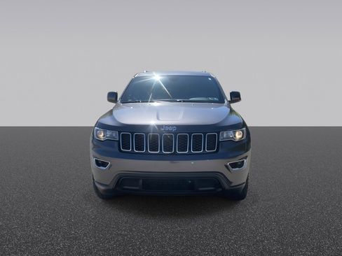 Used 2019 Jeep Grand Cherokee Laredo w/ Laredo X Package AWD/4WD image 4