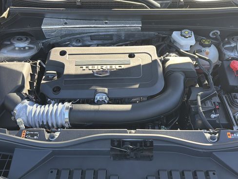 Used 2024 Cadillac XT4 Premium Luxury image 47