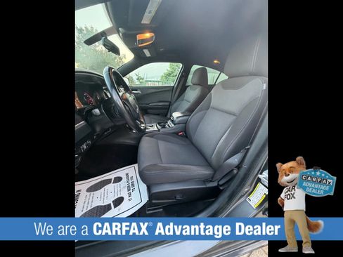 Used 2018 Dodge Charger SXT w/ Blacktop Package RWD image 12