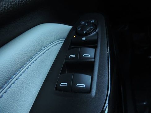 Used 2025 Chevrolet Trax LT w/ LT Convenience Package image 27