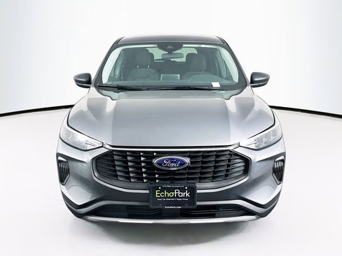 Used 2025 Ford Escape Active AWD/4WD image 2