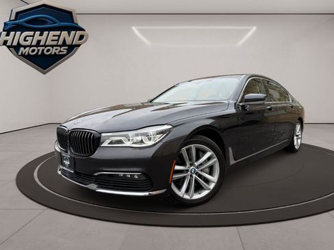 Used 2018 BMW 750i xDrive AWD/4WD image 2