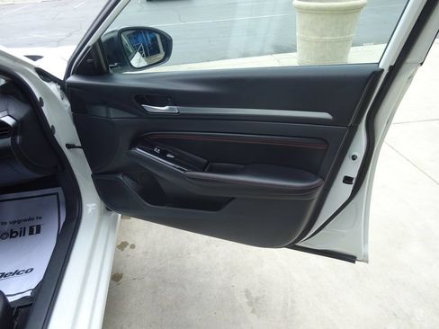 Used 2023 Nissan Altima 2.5 SR FWD image 29