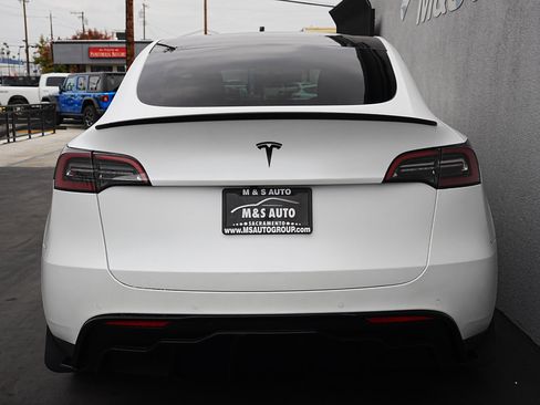 Used 2021 Tesla Model Y Long Range image 5