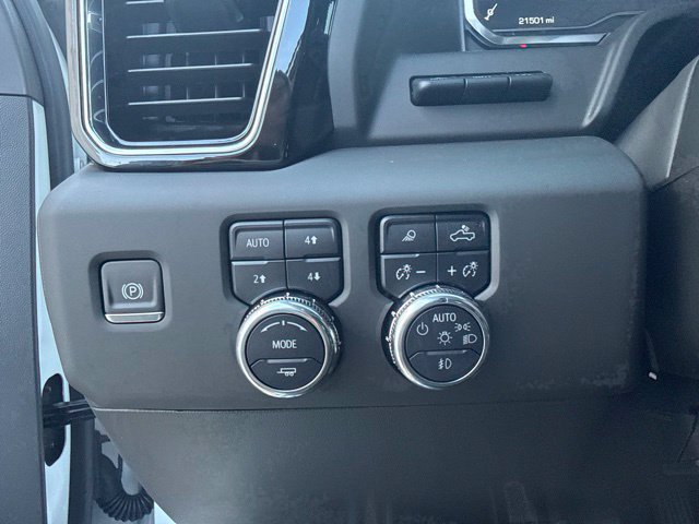 Used 2025 GMC Sierra 2500 Denali w/ Technology Package AWD/4WD image 27