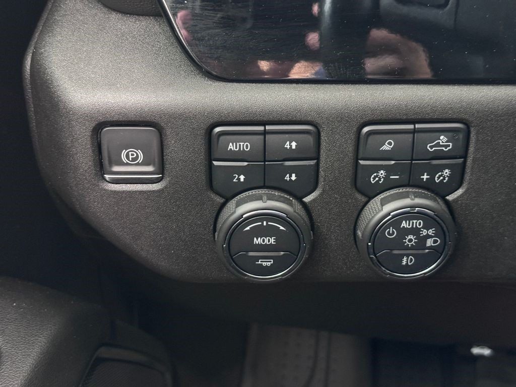 Certified 2024 Chevrolet Silverado 2500 LTZ AWD/4WD image 26