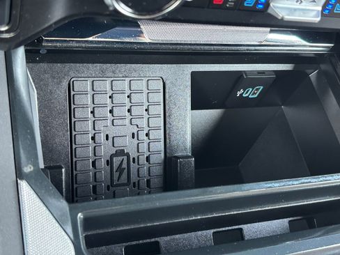 Used 2025 Ford F250 Lariat w/ Chrome Package image 23