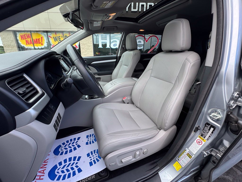 Used 2014 Toyota Highlander XLE AWD/4WD image 43