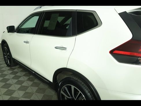 Used 2018 Nissan Rogue SL image 17