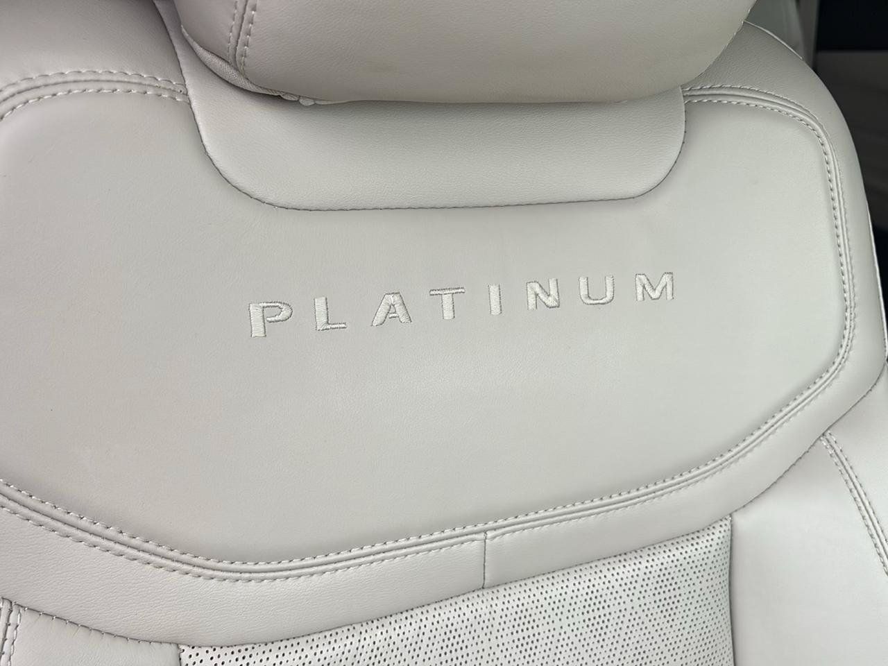 Used 2021 Ford Explorer Platinum w/ Equipment Group 601A AWD/4WD image 12