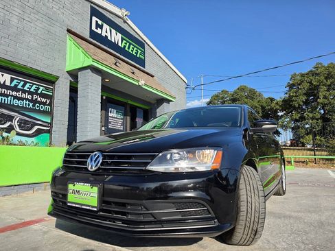 Used 2017 Volkswagen Jetta S w/ Jetta S Cold Weather Package FWD image 50