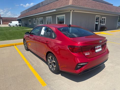 Used 2019 Kia Forte LXS FWD image 5