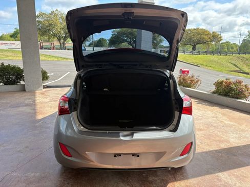 Used 2014 Hyundai Elantra GT FWD image 22