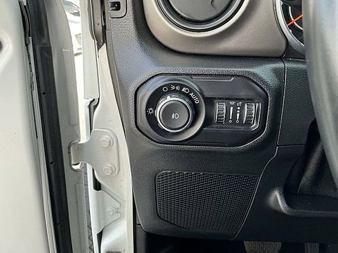 Used 2018 Jeep Wrangler Unlimited Sport S image 18