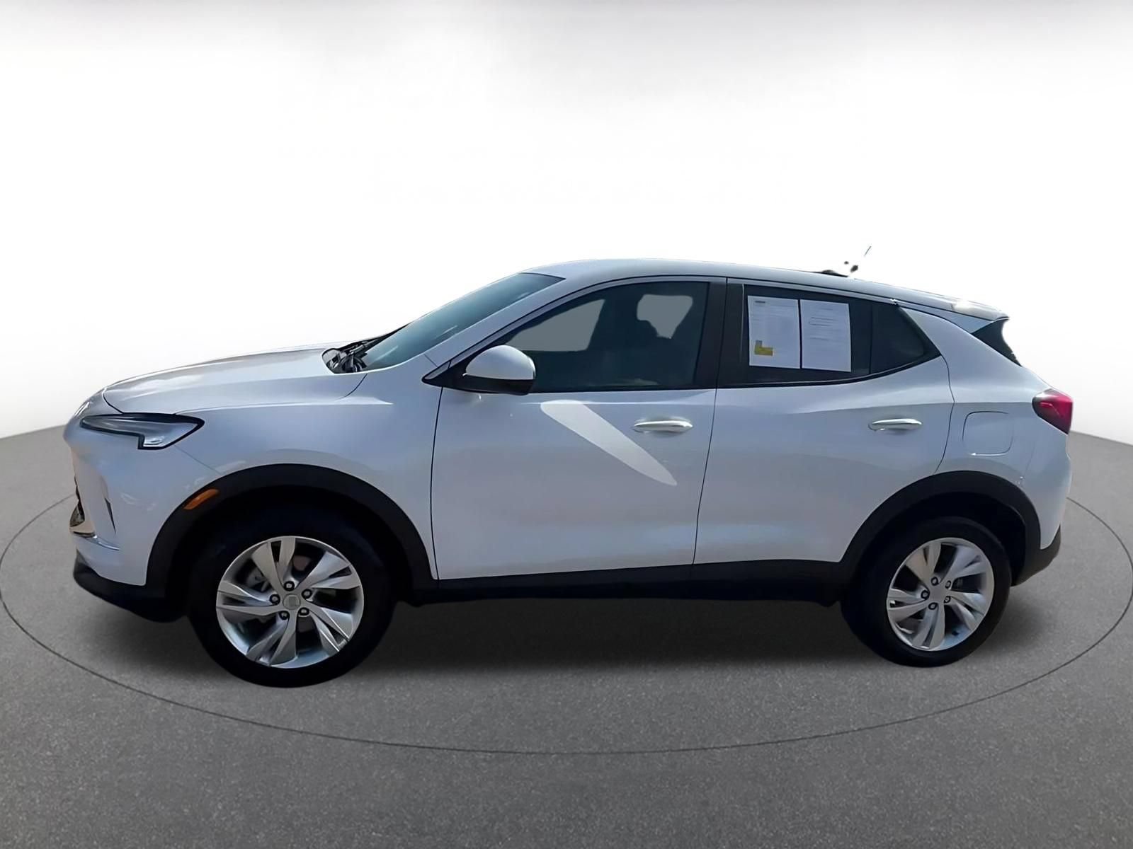Used 2025 Buick Encore GX Preferred AWD/4WD image 7