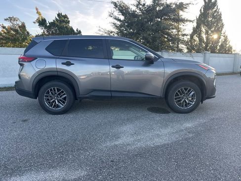 Used 2025 Nissan Rogue S image 4