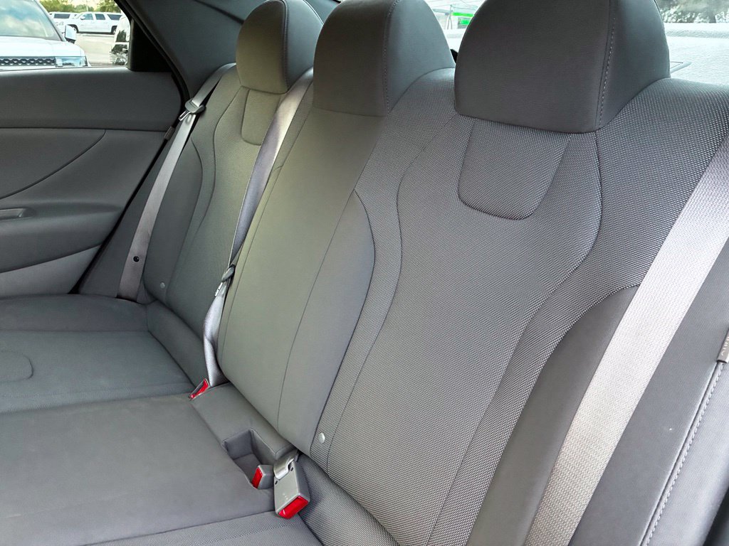 Certified 2026 Hyundai Elantra SE FWD image 11