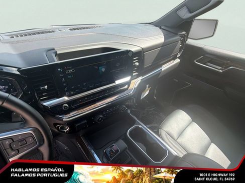 Used 2024 Chevrolet Silverado 1500 LT Trail Boss w/ LT Trail Boss Premium Package AWD/4WD image 21