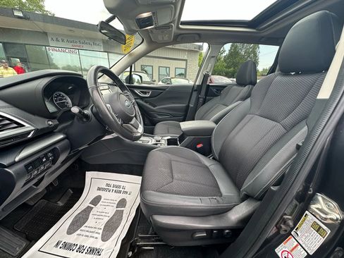 Used 2019 Subaru Forester Premium AWD/4WD image 13