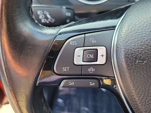 Used 2019 Volkswagen Tiguan SE w/ Panoramic Sunroof Package FWD image 20