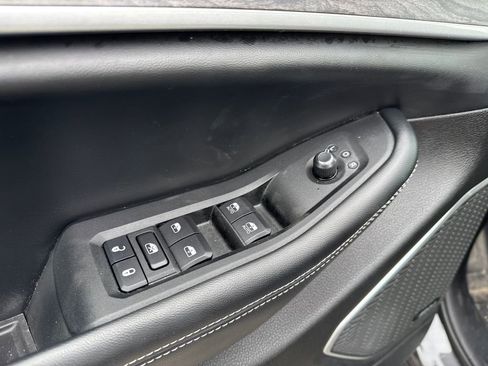 Used 2023 Jeep Grand Cherokee L Limited w/ Luxury Tech Group II image 13