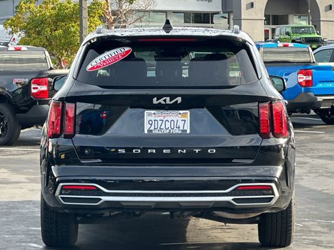 Certified 2022 Kia Sorento S w/ Panoramic Sunroof Package image 7