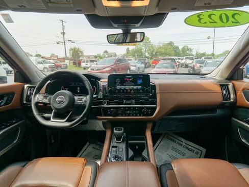 Used 2023 Nissan Pathfinder Platinum AWD/4WD image 15