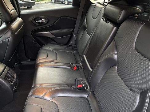 Used 2019 Jeep Cherokee Limited w/ Trailer Tow Group AWD/4WD image 46