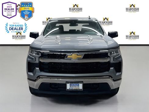 Used 2023 Chevrolet Silverado 1500 LT AWD/4WD image 2